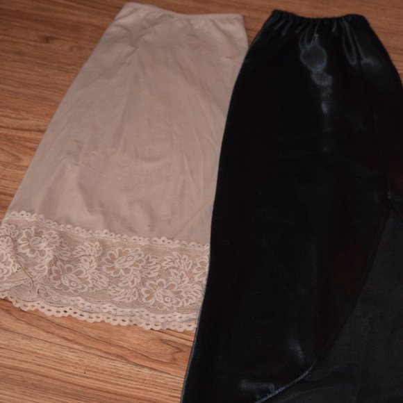 Vanity Fair Other - Women's XS/S Slip Bundle, Black and Tan